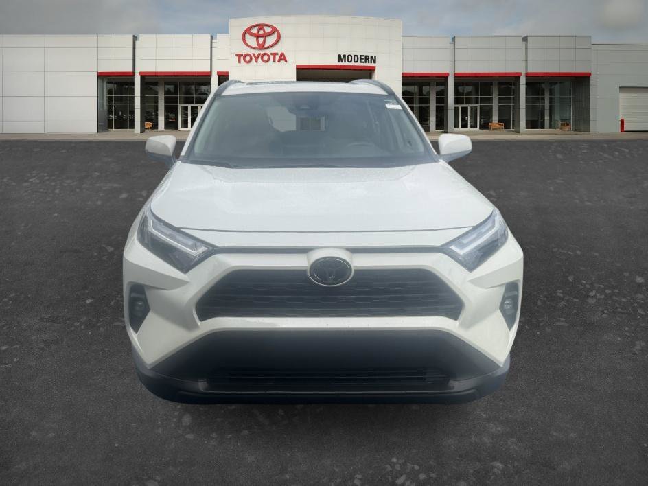 Used 2022 Blizzard Pearl Toyota XLE Premium image 2