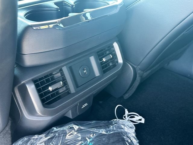 New 2026 Oxford White Ford Lariat image 59