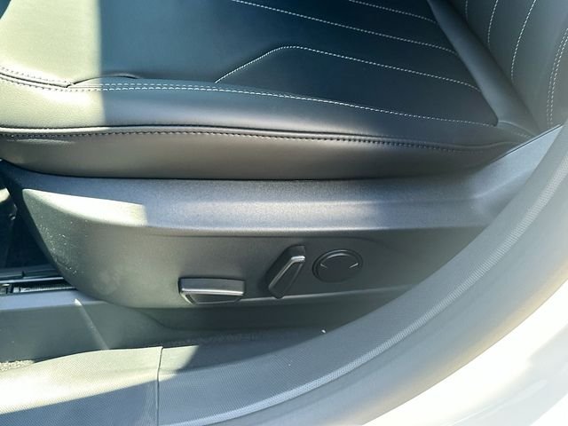 New 2026 Star White Metallic Tri-coat Ford Select image 20