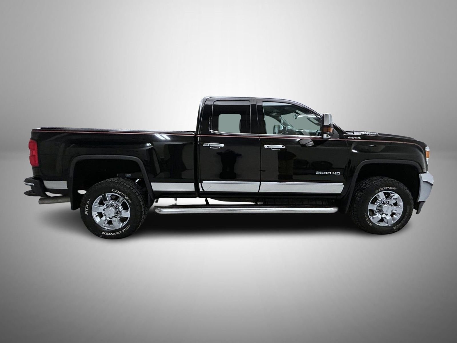 Used 2018 Black GMC SLT image 4