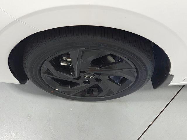 New 2026 White Hyundai SEL Sport Premium image 16