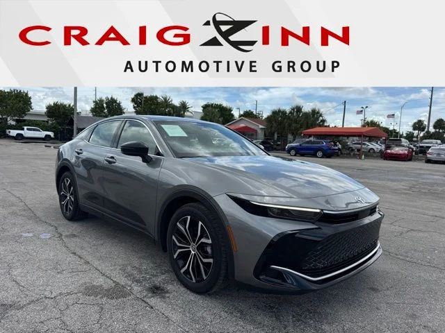 Used 2026  Toyota XLE image 1