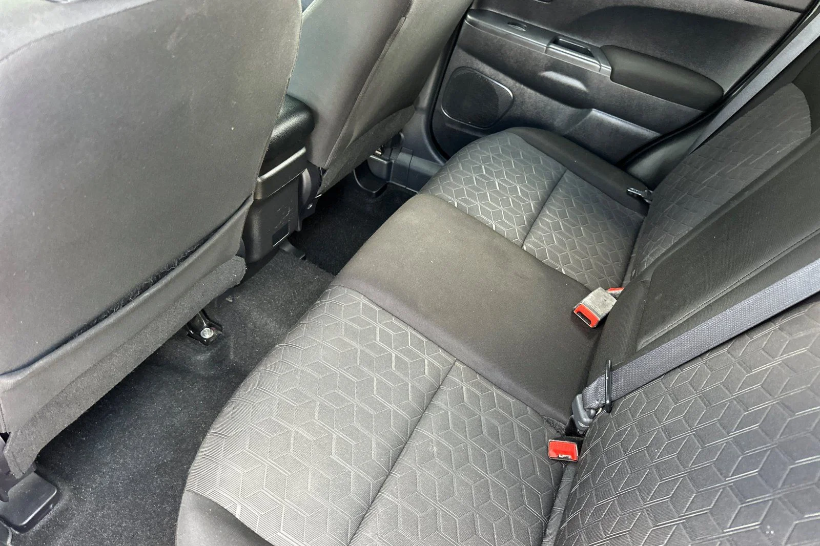 Used 2022  Mitsubishi 2.0 ES image 12