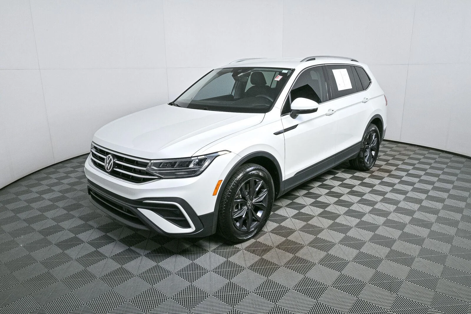 Certified Used 2023 Opal White Pearl Volkswagen SE image 38