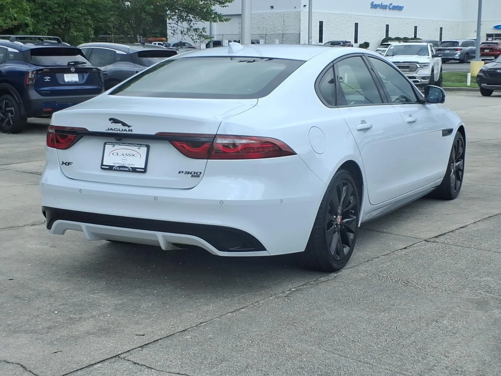 Used 2021 Yulong White Metallic Jaguar R-Dynamic SE image 7