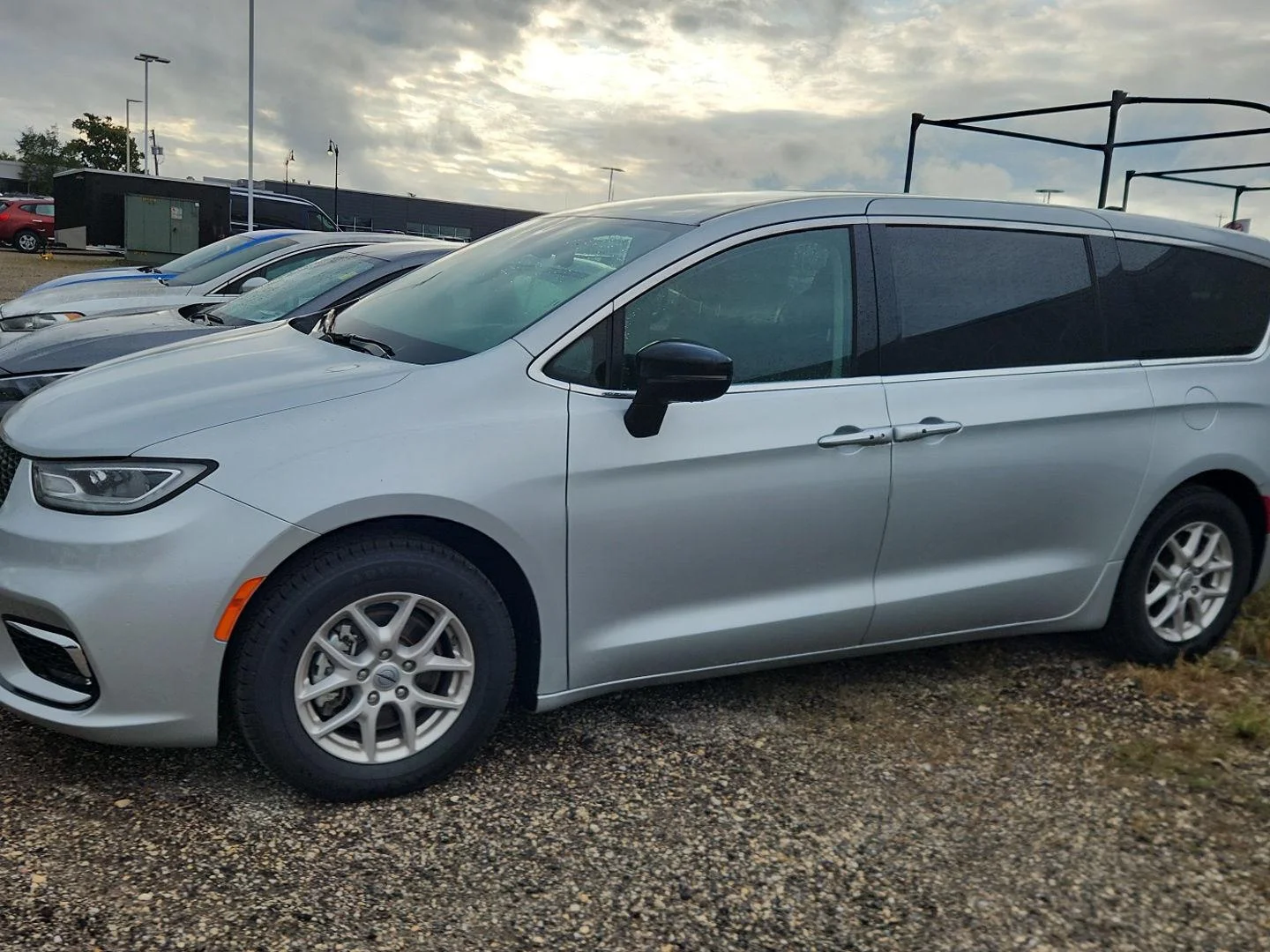 Used 2024 Silver Mist Clearcoat Chrysler Touring L image 7