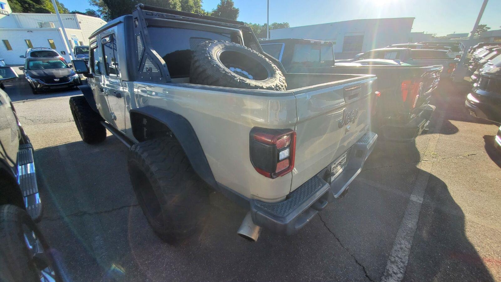 Used 2020 Gobi Clearcoat Jeep Overland image 8