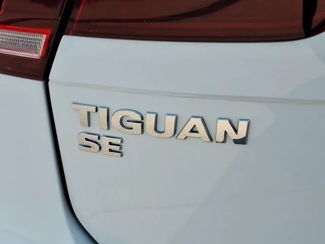 Used 2021 White Volkswagen 2.0T SE image 11