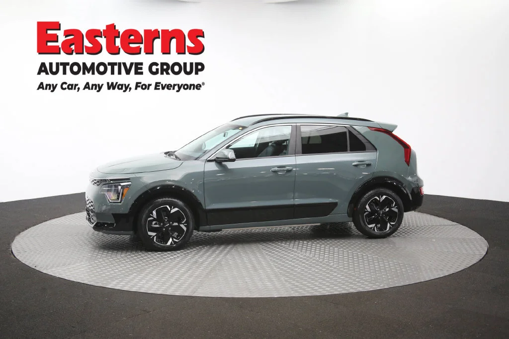 Used 2023 Green Kia Wind image 58