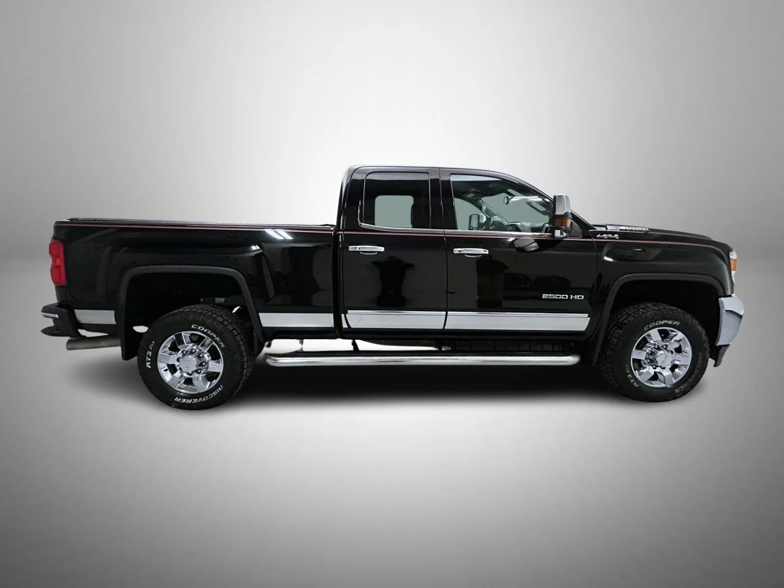 Used 2018 Black GMC SLT image 4