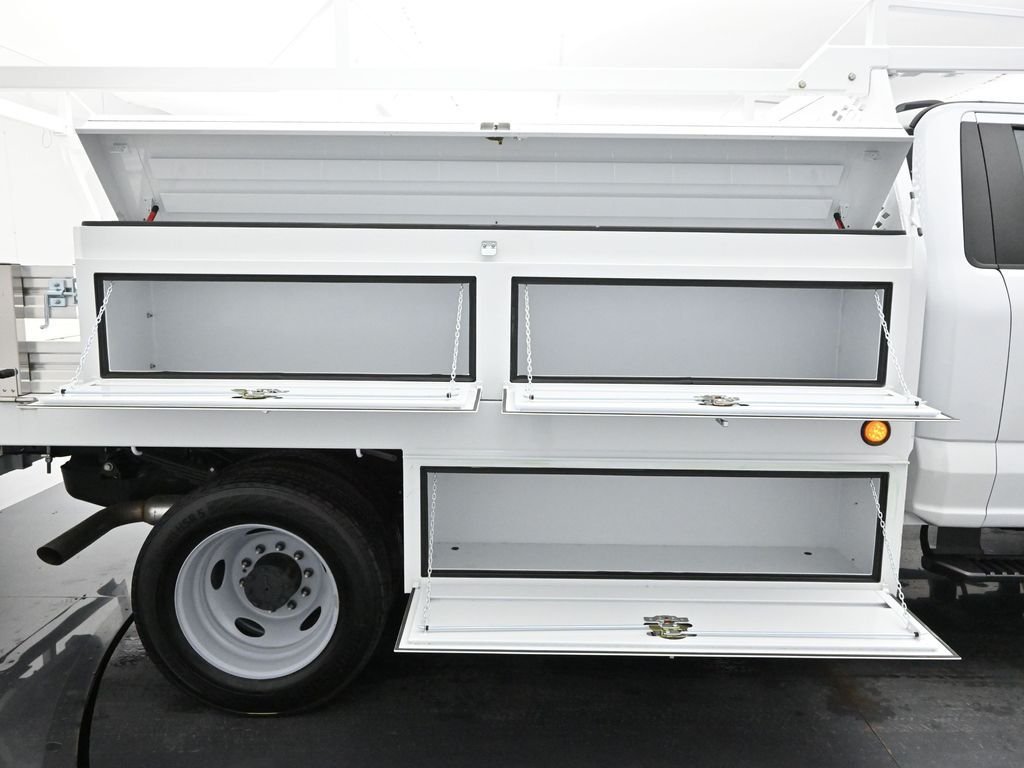 New 2025 Oxford White Ford XL image 28