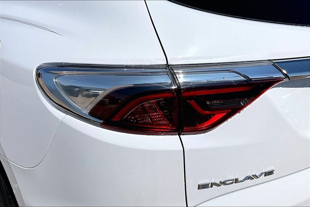 Used 2023 White Buick Premium Group image 33