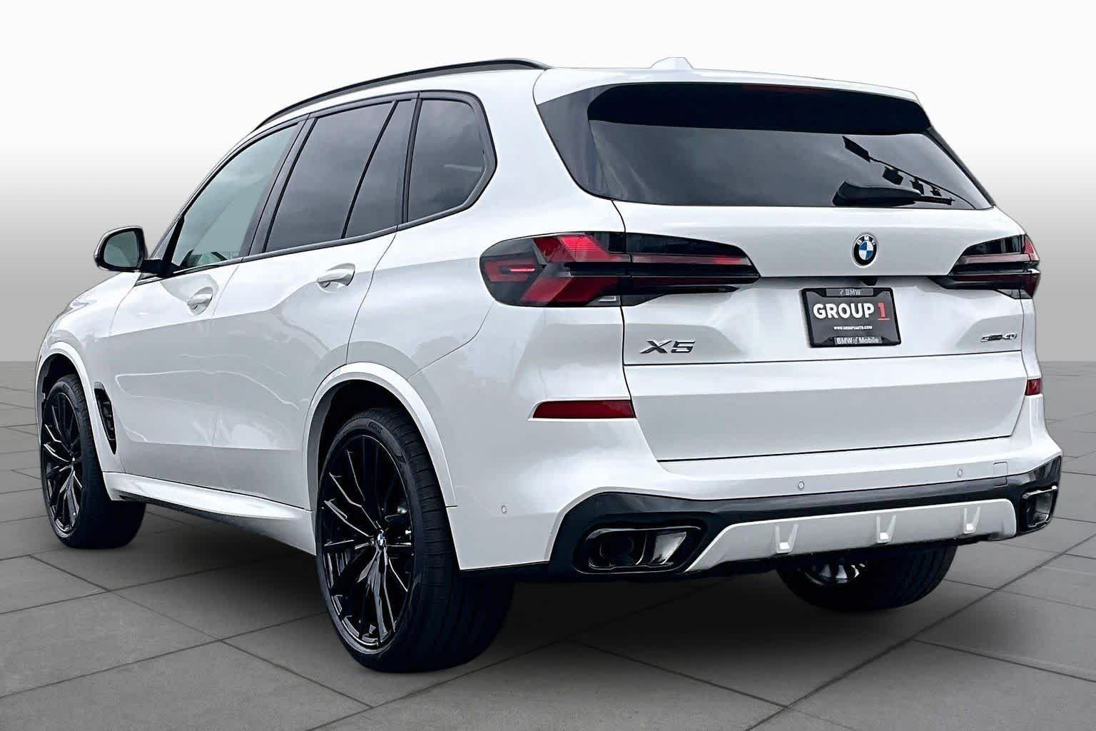 New 2026 Mineral White Metallic BMW sDrive40i image 12