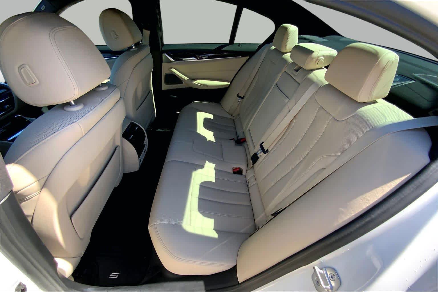 Used 2022 Mineral White Metallic BMW 540i image 21