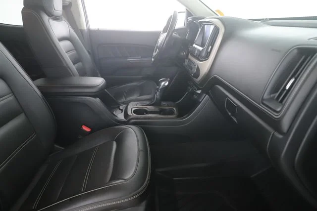 Used 2022 Black GMC Denali image 29