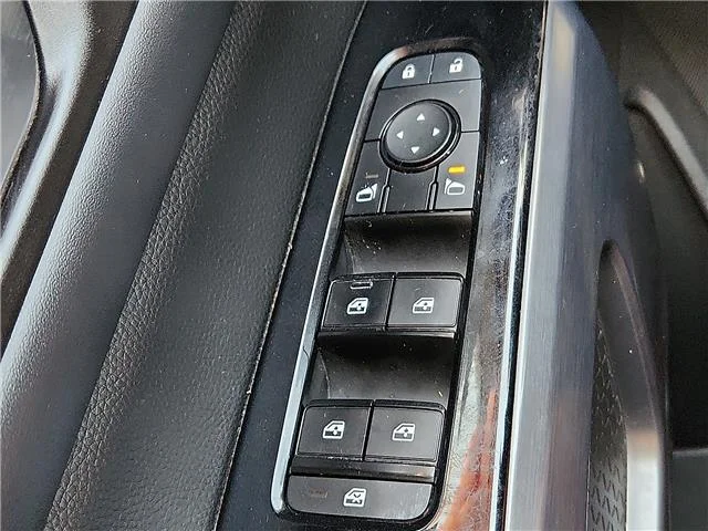Used 2023 White Nissan SL (A9) Front-Wheel Drive image 17