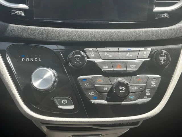Used 2024 White Chrysler Touring L image 13