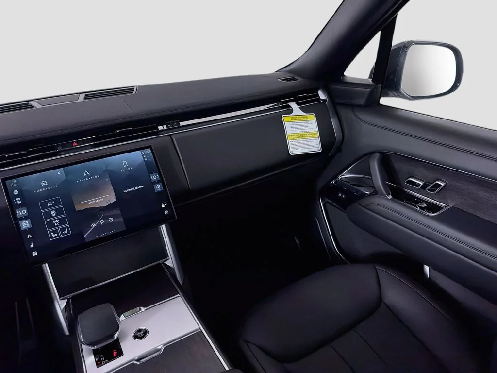 New 2026 Fuji White Land Rover SE 7 Seats image 25