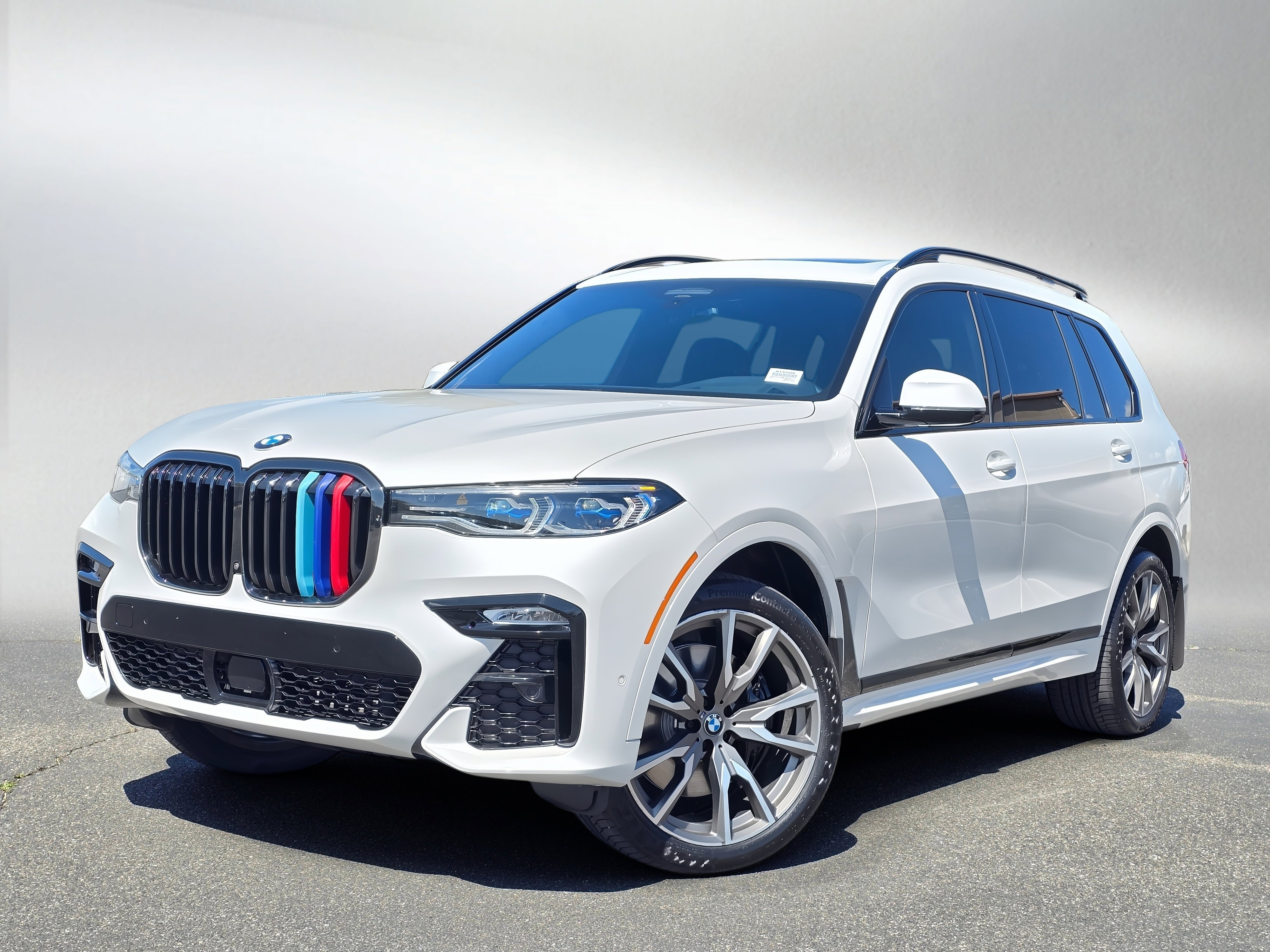 2022 BMW X7 M50i's photo