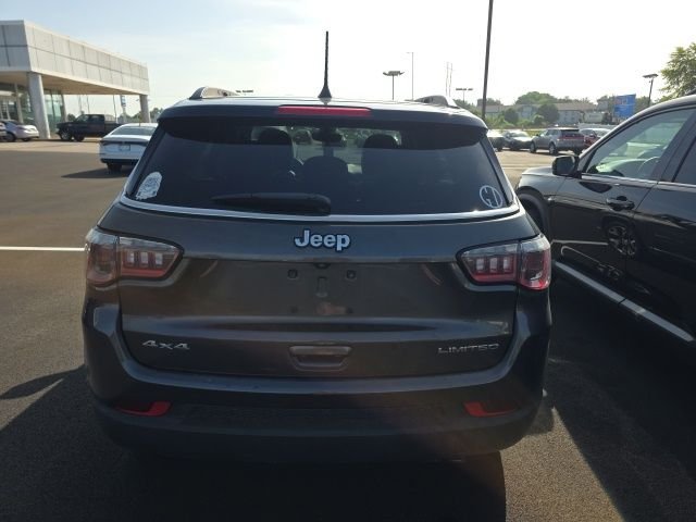 Used 2018 Granite Crystal Metallic Clearcoat Jeep Limited image 3