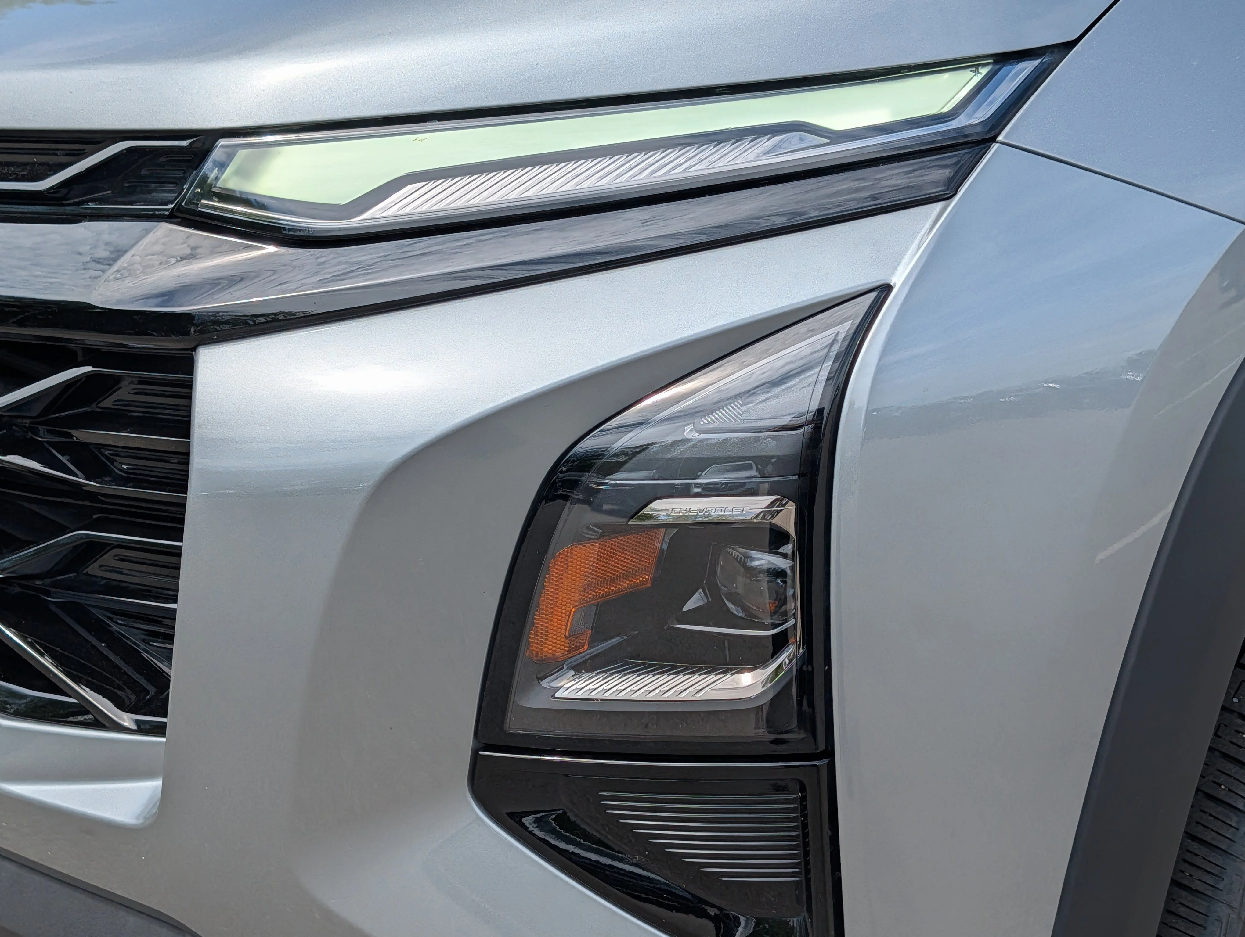 Used 2025 Sterling Gray Metallic Chevrolet AWD RS image 16