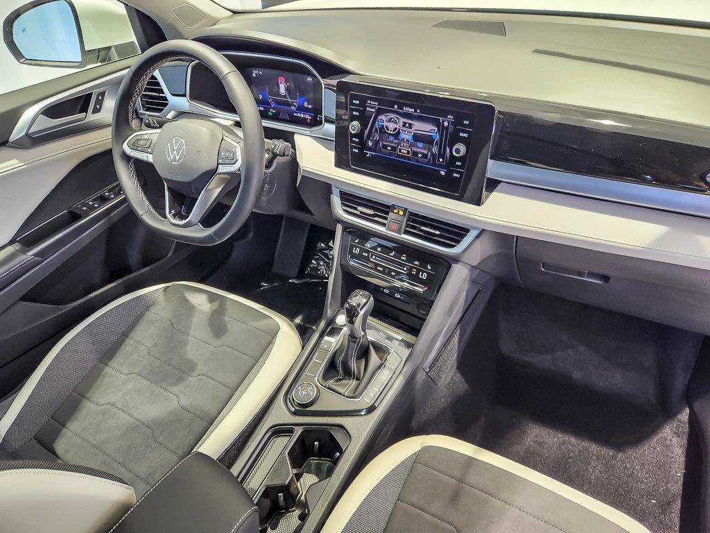 New 2026 Pure White Volkswagen 1.5T SE image 18