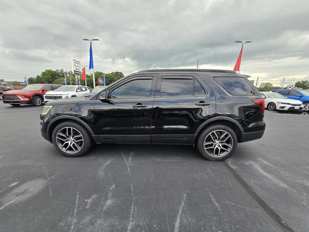 Used 2016 Red Ford Sport image 4