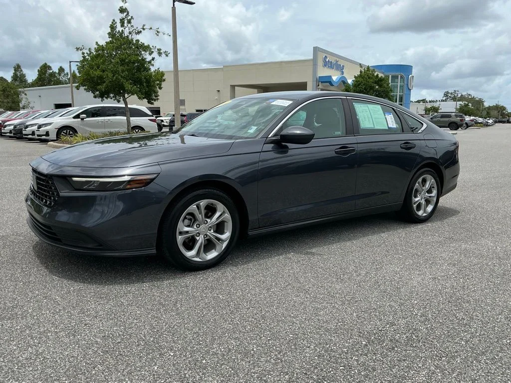 Used 2023  Honda LX image 3