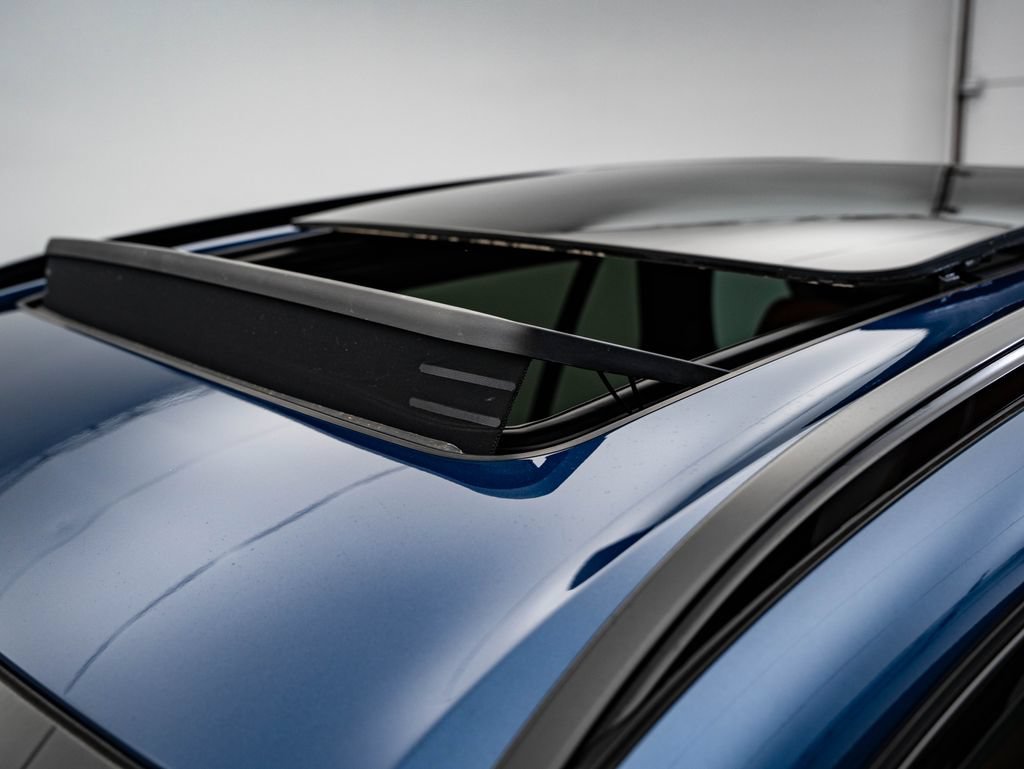 Used 2022 Phytonic Blue Metallic BMW M50i image 14