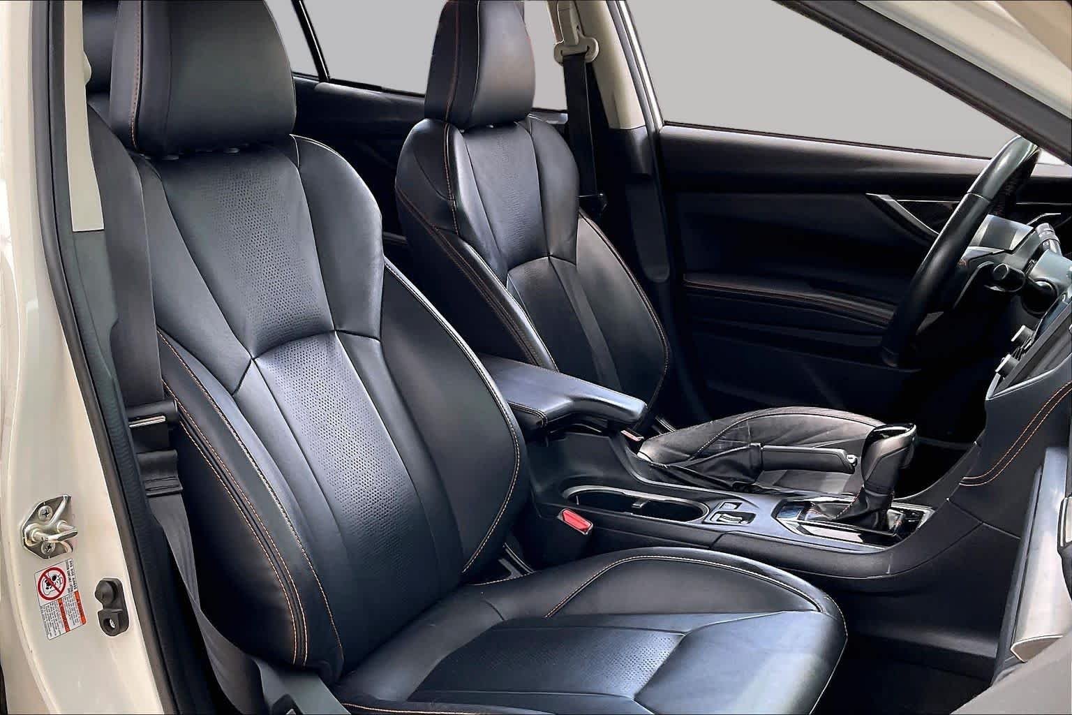Used 2018 Crystal White Pearl Subaru Limited image 9