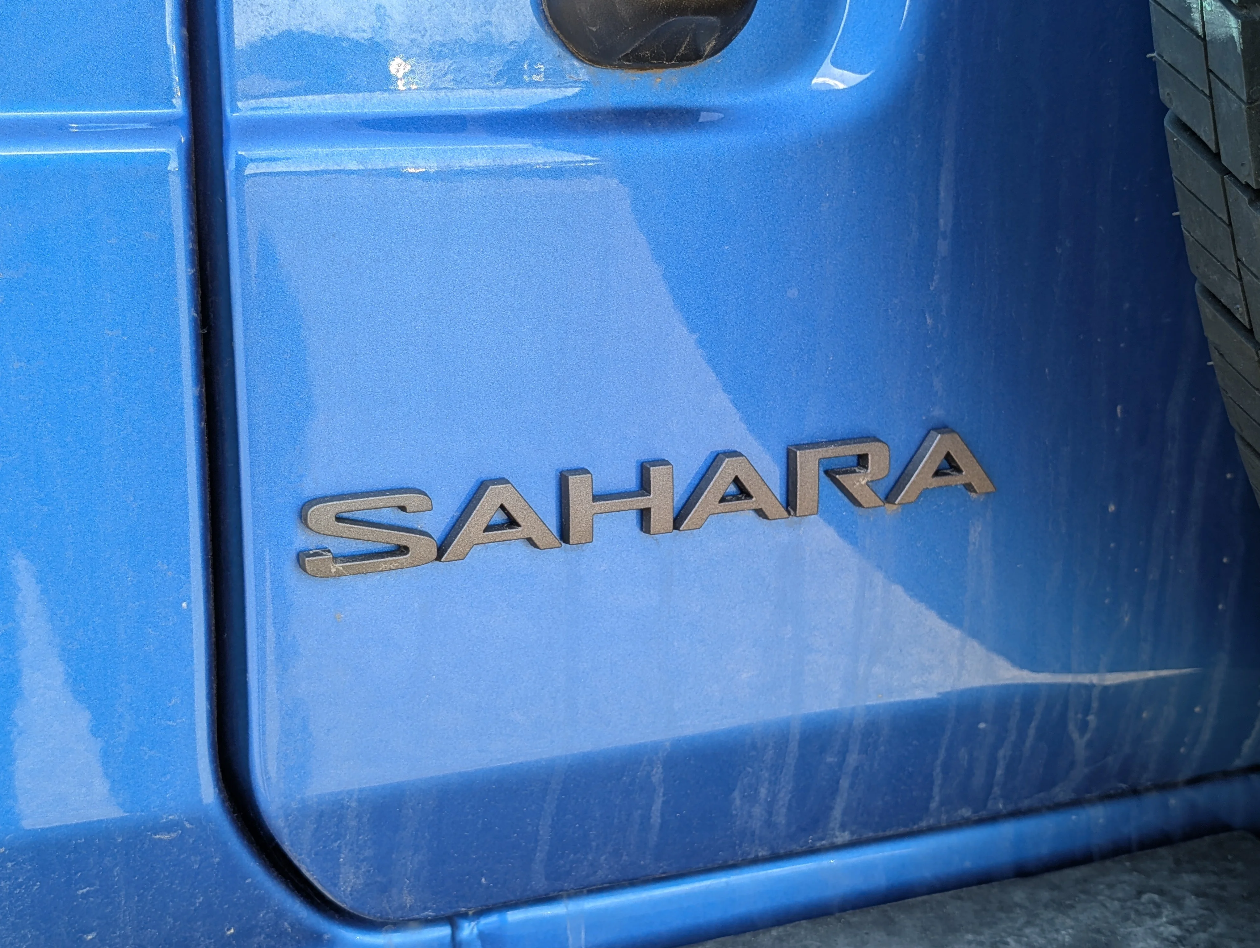 New 2025 Hydro Blue Pearl Jeep Sahara image 14