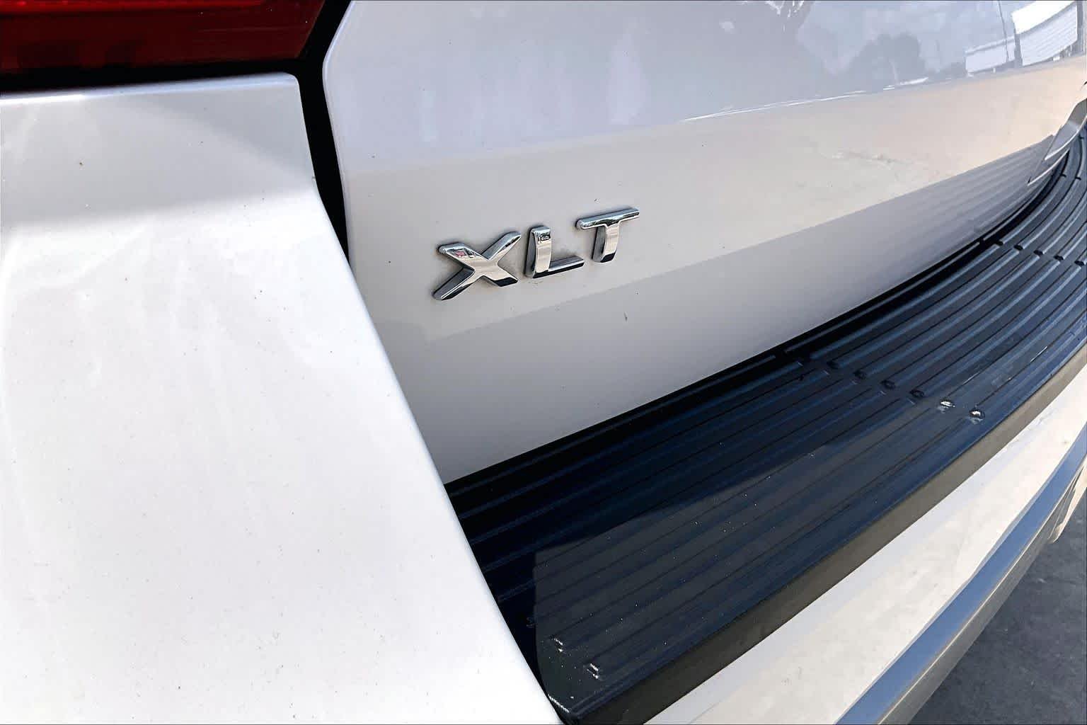 Used 2018 White Platinum Metallic Tri-Coat Ford XLT image 31