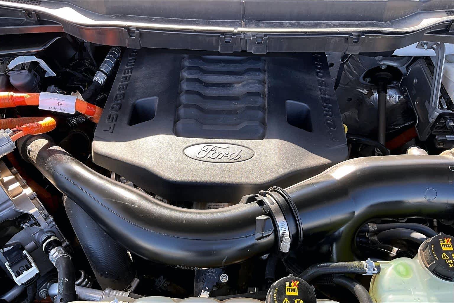 Used 2023 Oxford White Ford XLT image 32