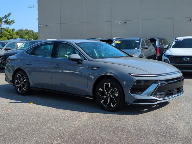 Used 2024 Blue Hyundai SEL image 3