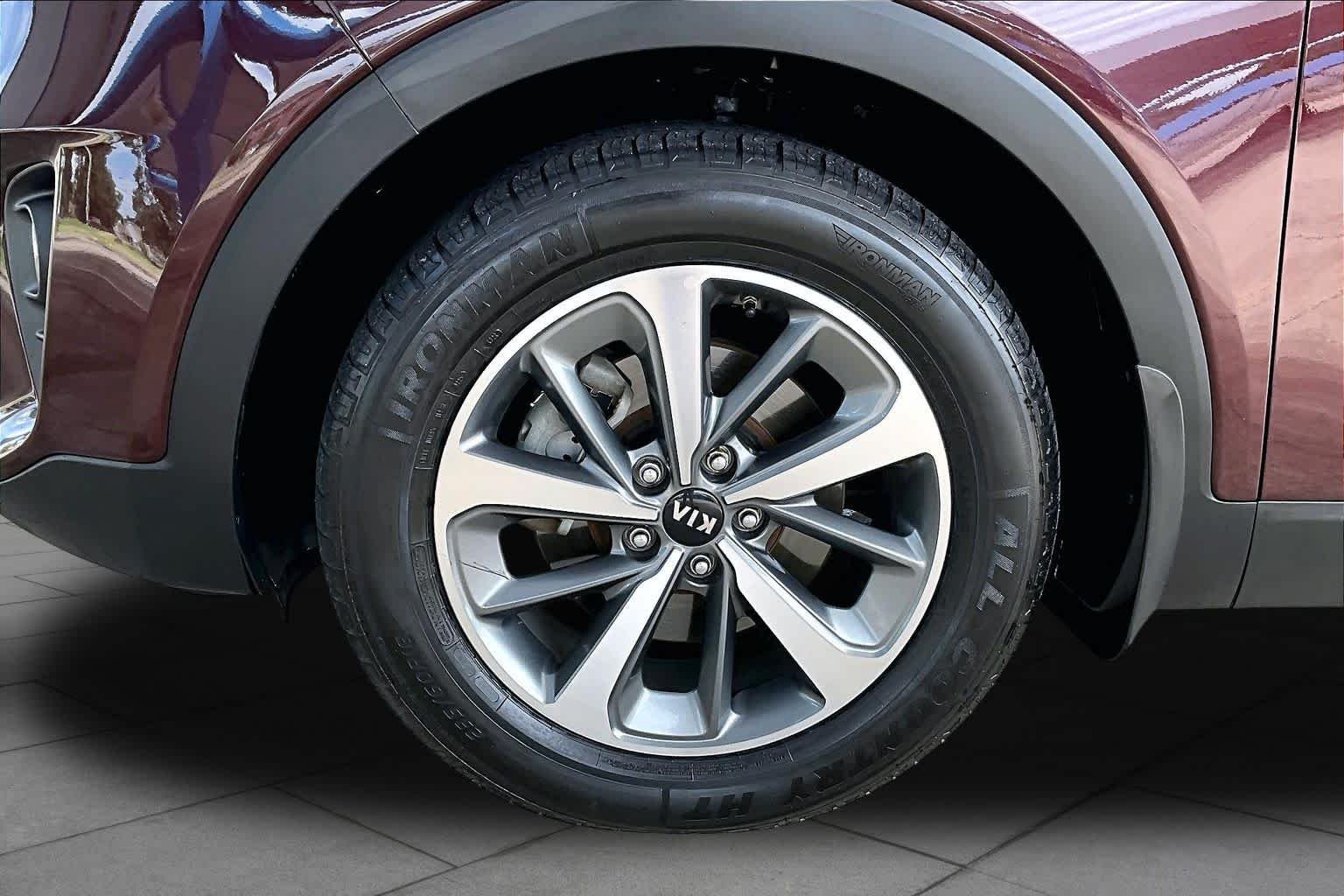 Used 2019 Sangria Kia EX V6 image 11