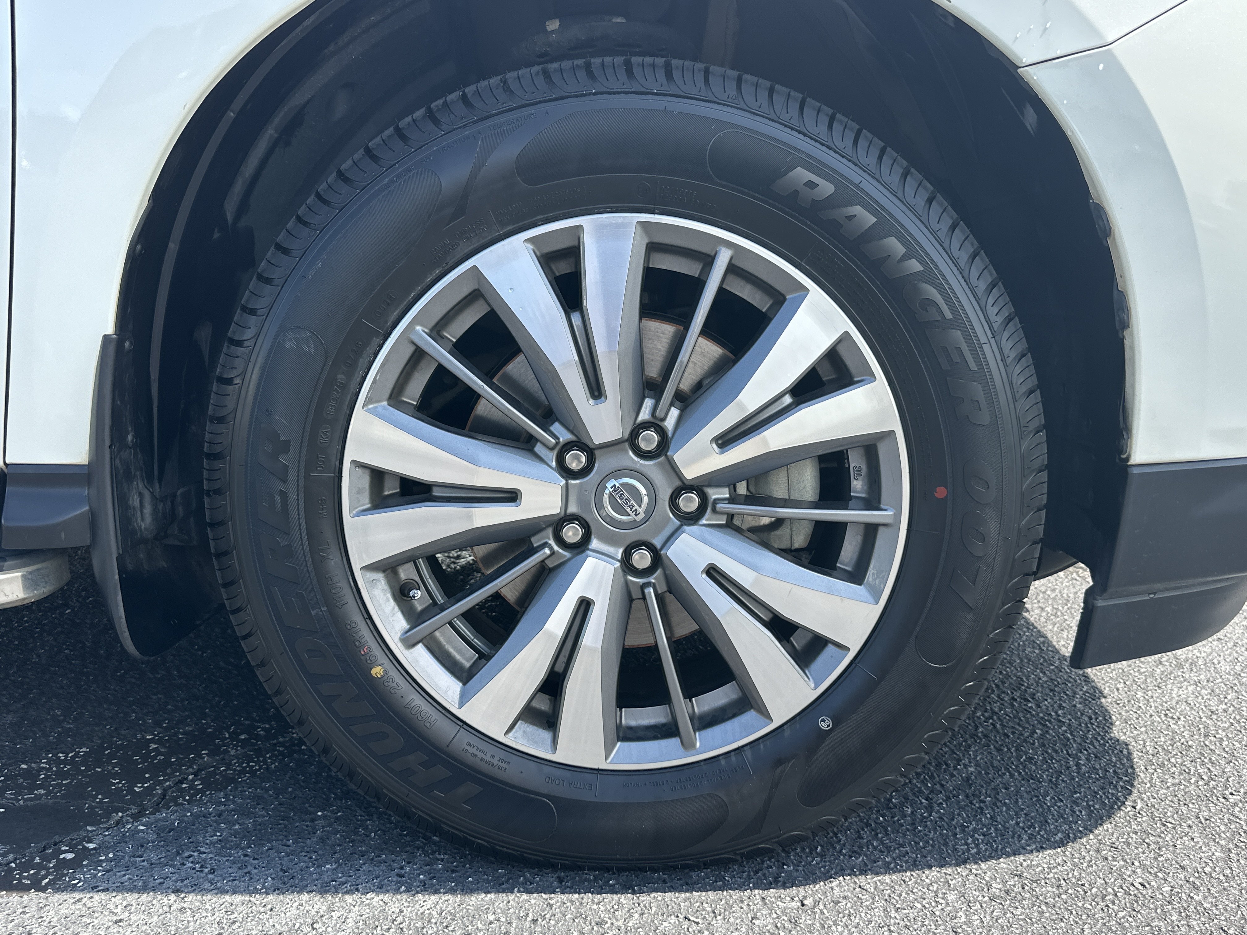 Used 2020 Pearl White Tricoat Nissan SL image 13