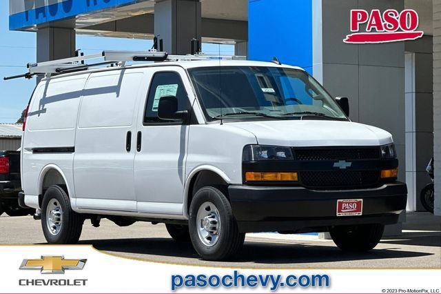2025 Chevrolet Express 2500 Work Van HD's photo