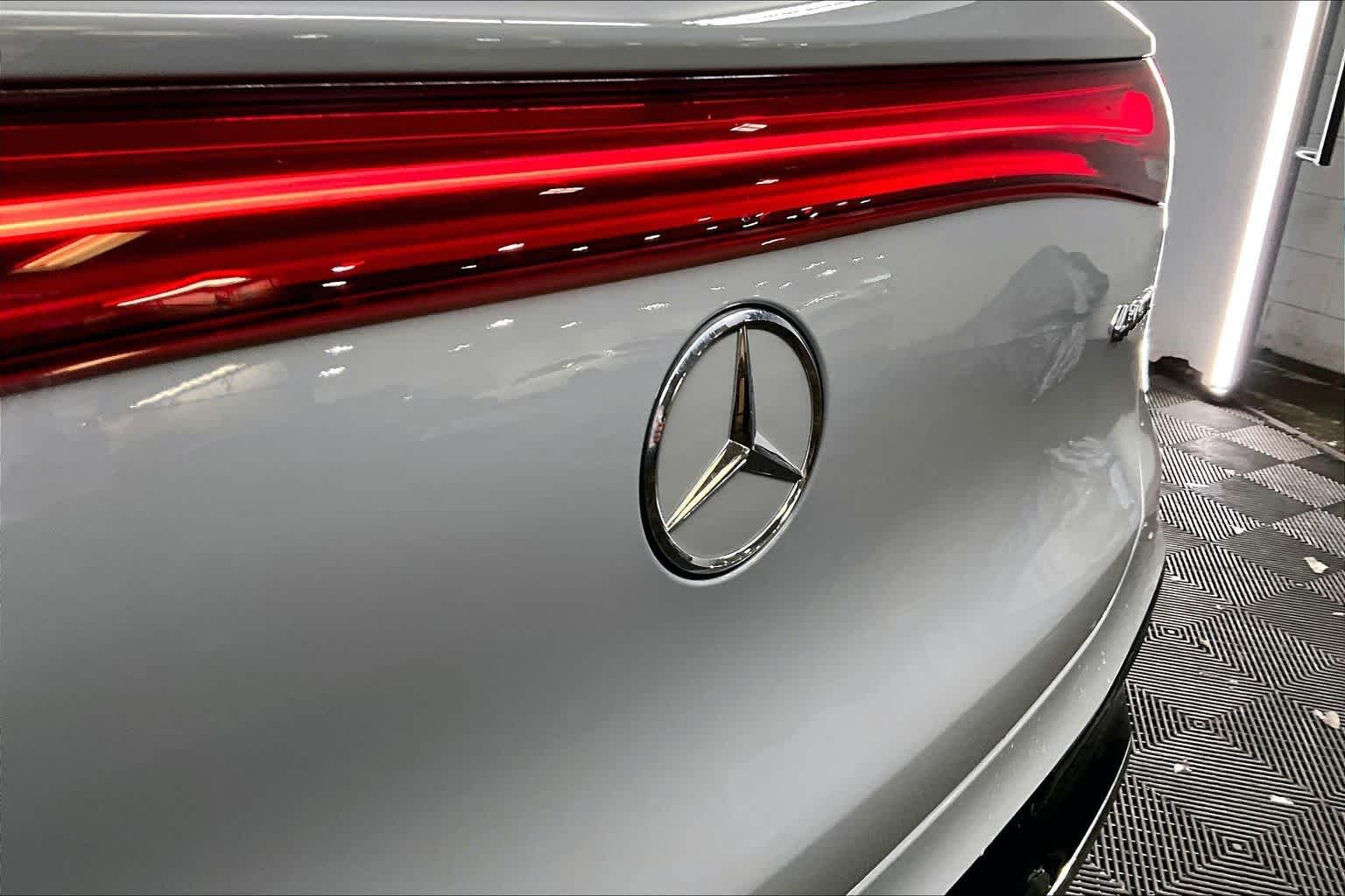 Used 2023 MANUFAKTUR Alpine Grey Mercedes-Benz EQS 580 image 29