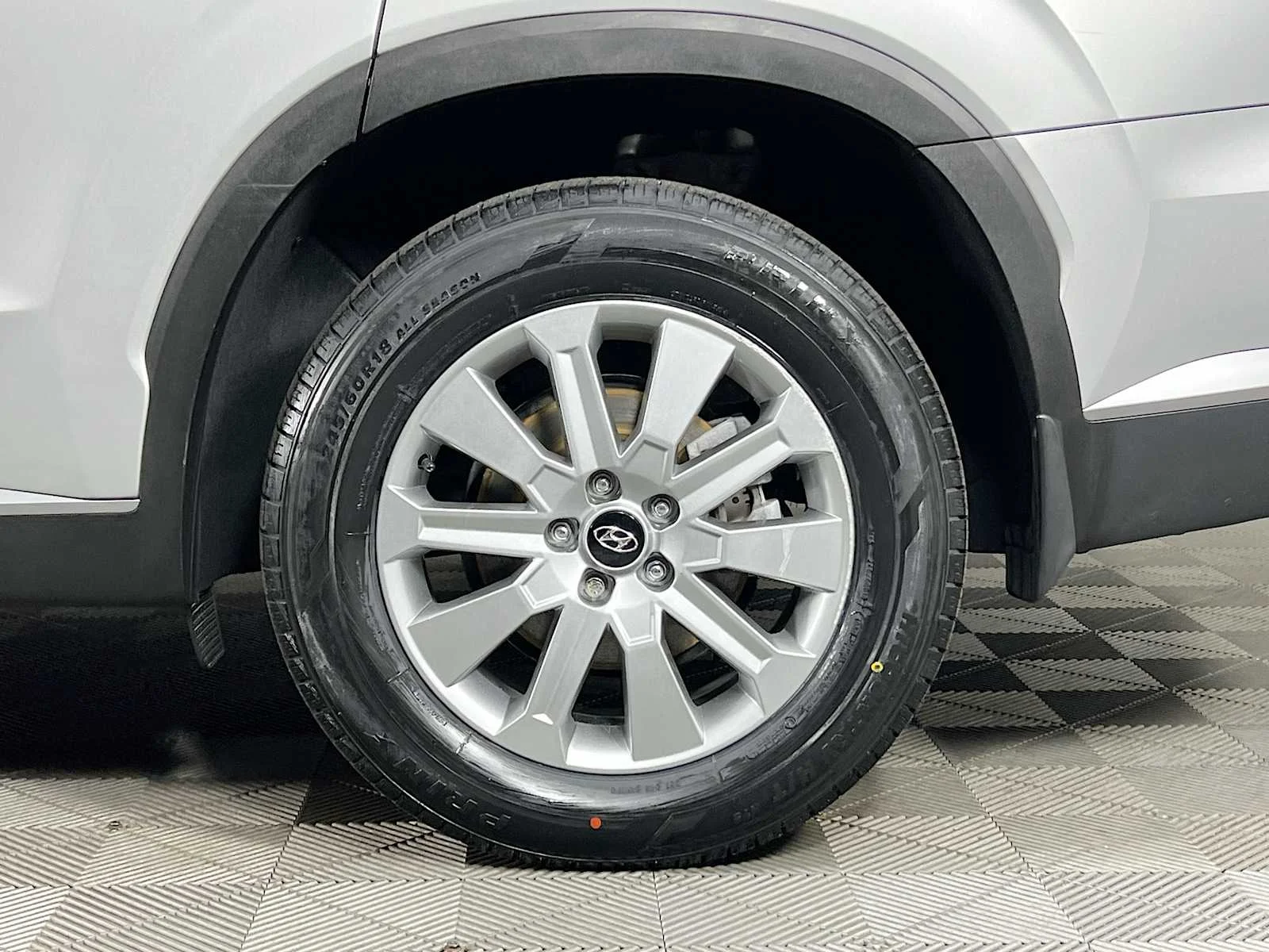 Used 2024 Typhoon Silver Hyundai SEL 7P image 33