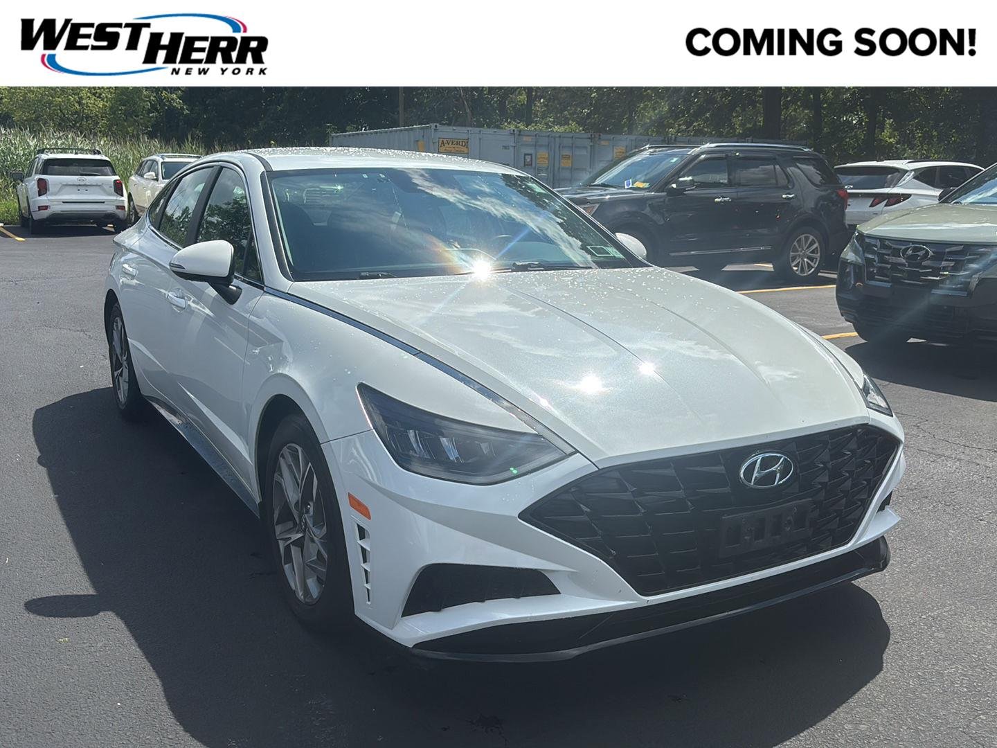 Used 2021 Quartz White Hyundai SEL image 1