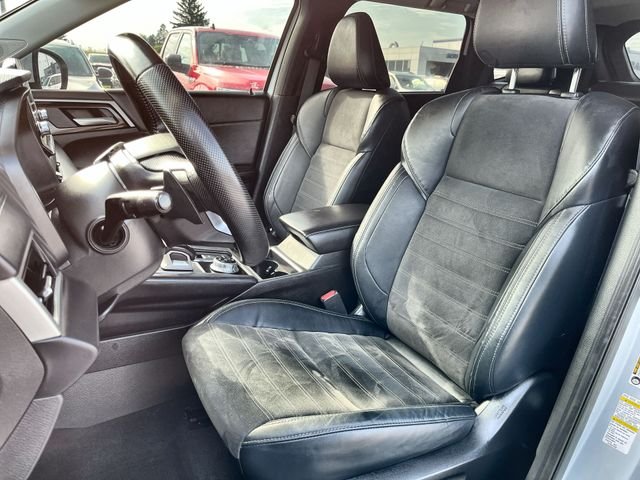 Used 2023 White Mitsubishi SE image 15