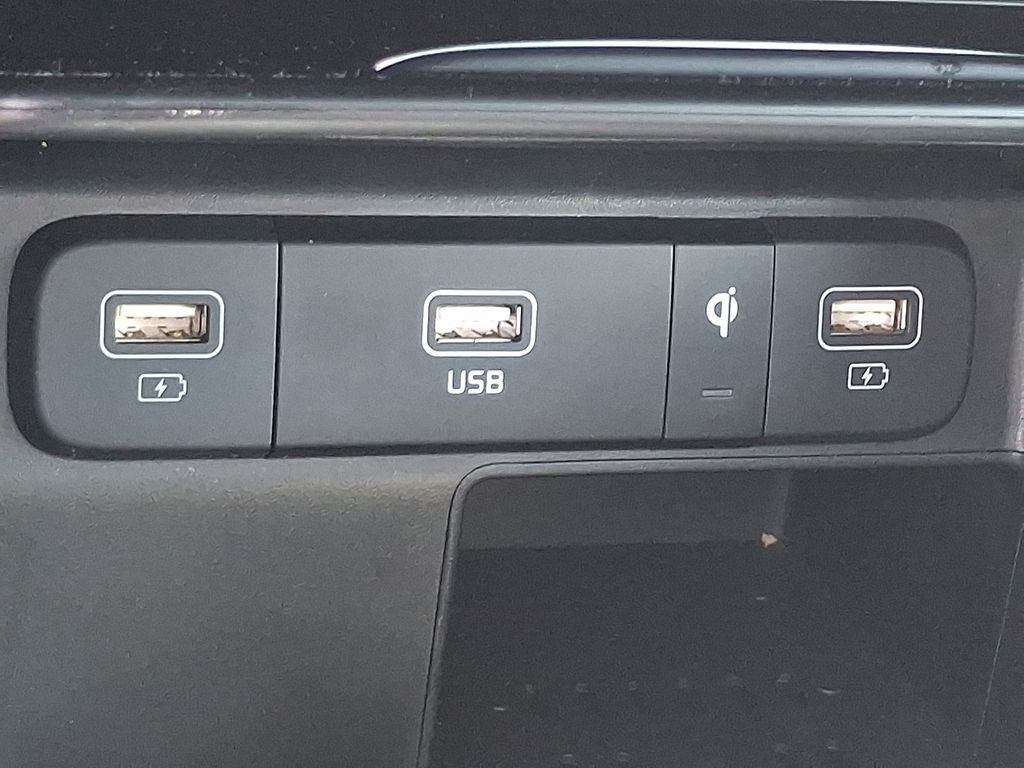 Used 2023 Black Kia X-Line EX image 27