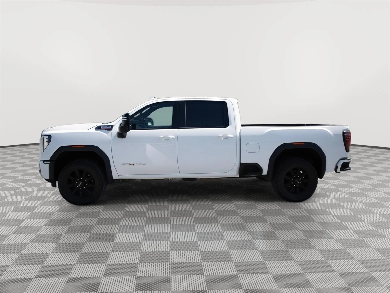 Used 2025 Summit White GMC AT4 image 9