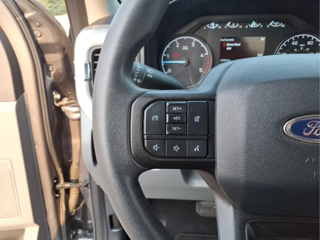 Used 2025 Gray Ford XLT image 24