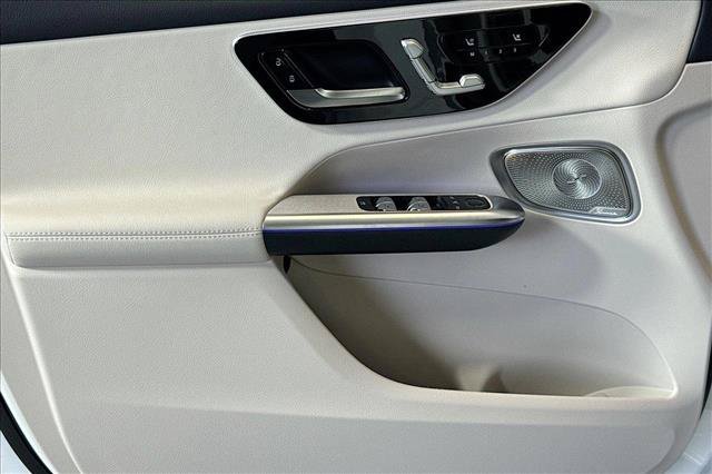 New 2026 Polar White Mercedes-Benz GLC 300 image 46