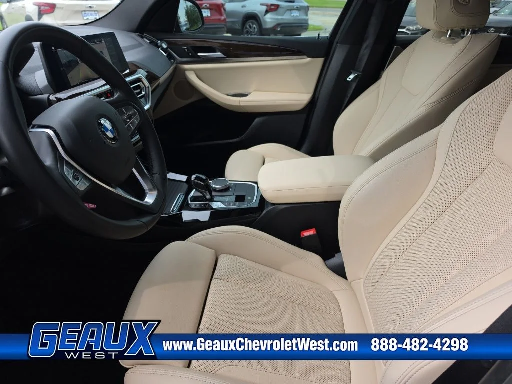 Used 2024 Black BMW sDrive30i image 25
