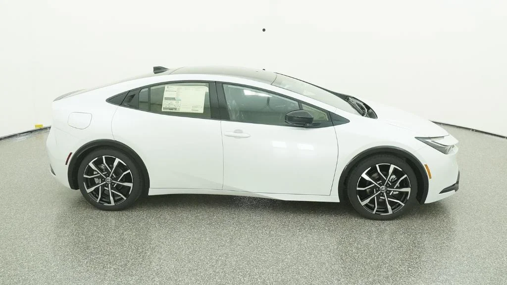 New 2026 Wind Chill Pearl Toyota XSE Premium image 5