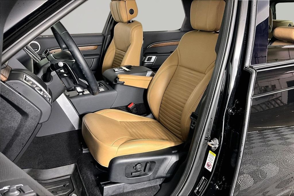 Used 2024 Black Land Rover Dynamic SE image 20