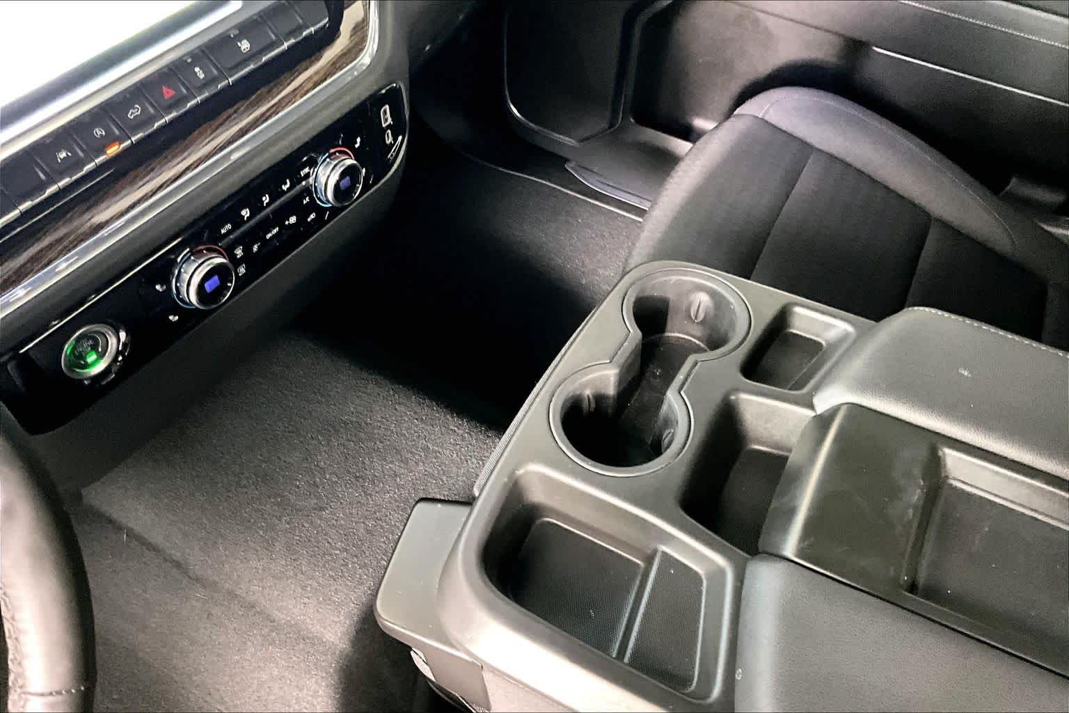 Used 2023 Summit White GMC Elevation image 17