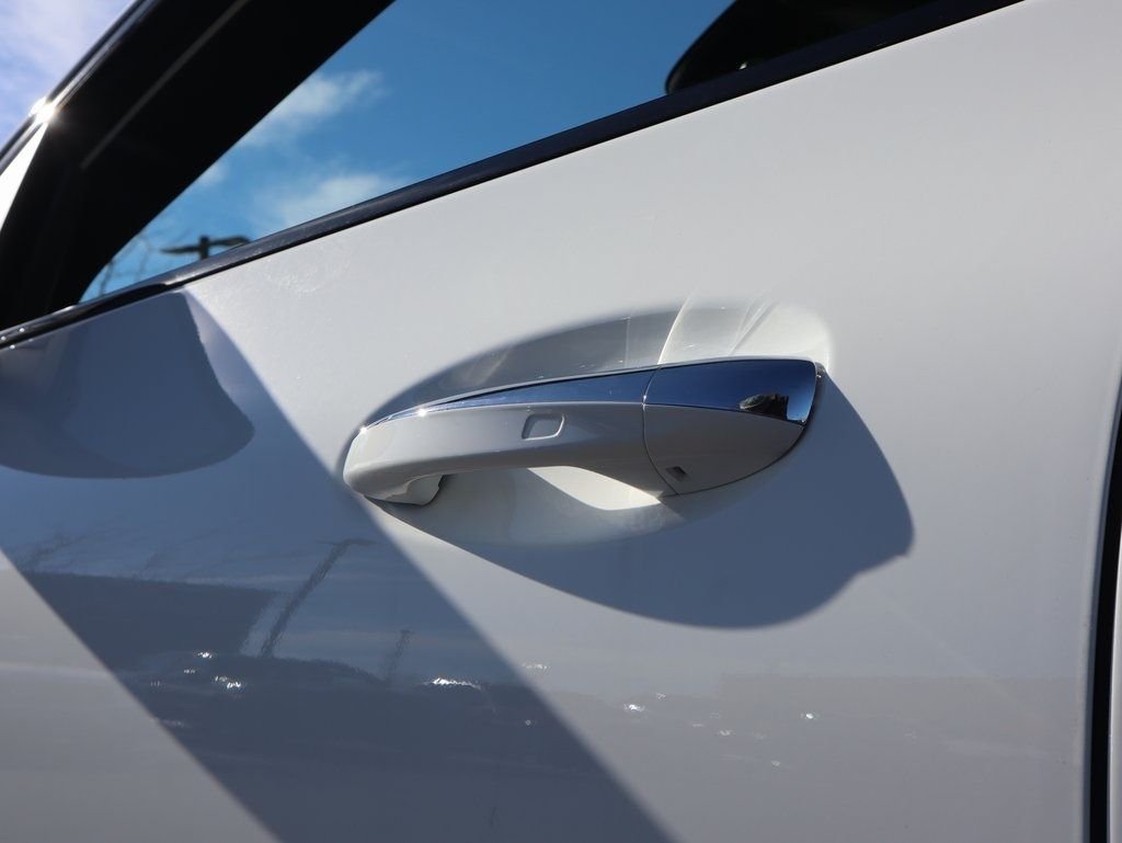 Used 2026 Polar White Mercedes-Benz GLA 250 image 12